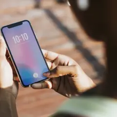 Cichy iPhone? Jak wyłączyć dźwięk aparatu (i co z Azją?)