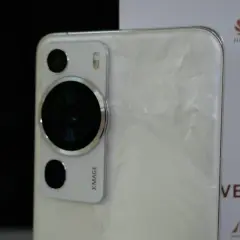 Biały Huawei P60 Pro z modułem aparatów Xmage. Czy to telefon, jaki telefon ma najlepszy aparat?