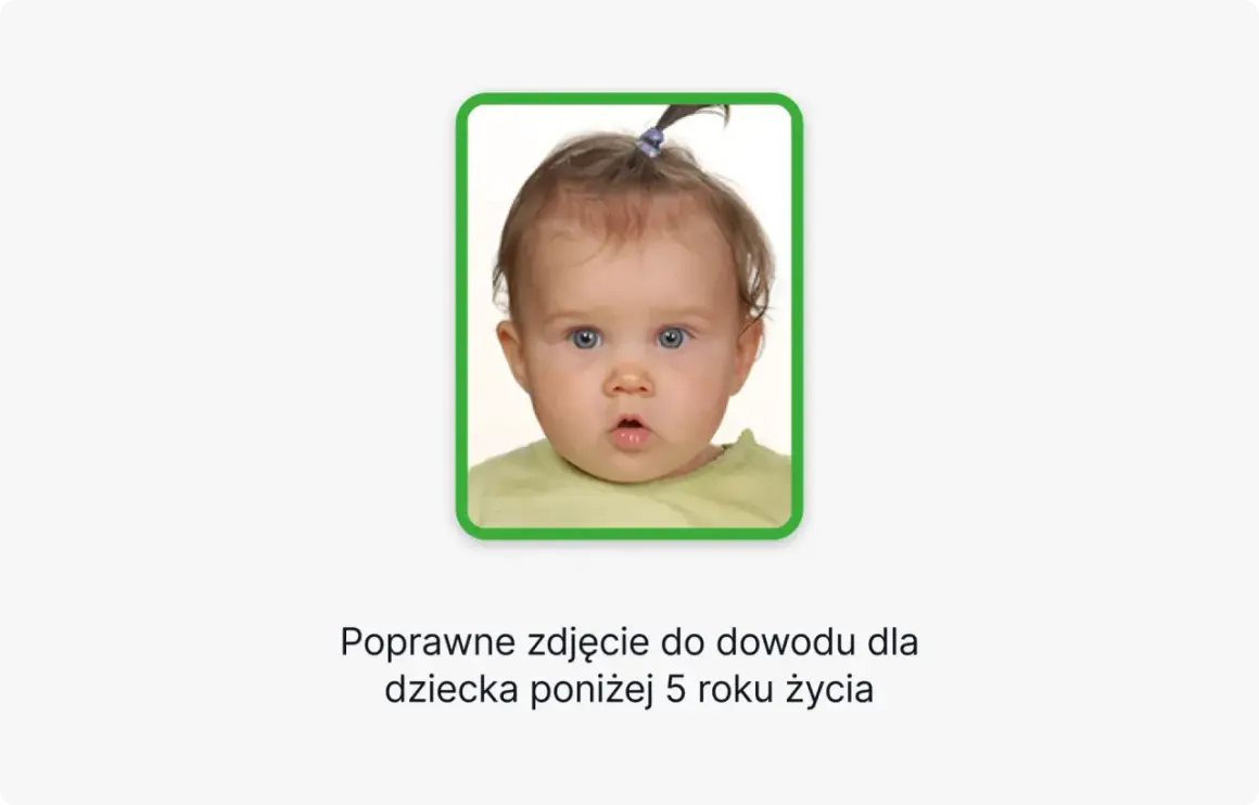 Urocze zdjęcie niemowlaka do dowodu, z niebieskimi oczami i kucykiem. Idealne dla dziecka poniżej 5 roku życia.