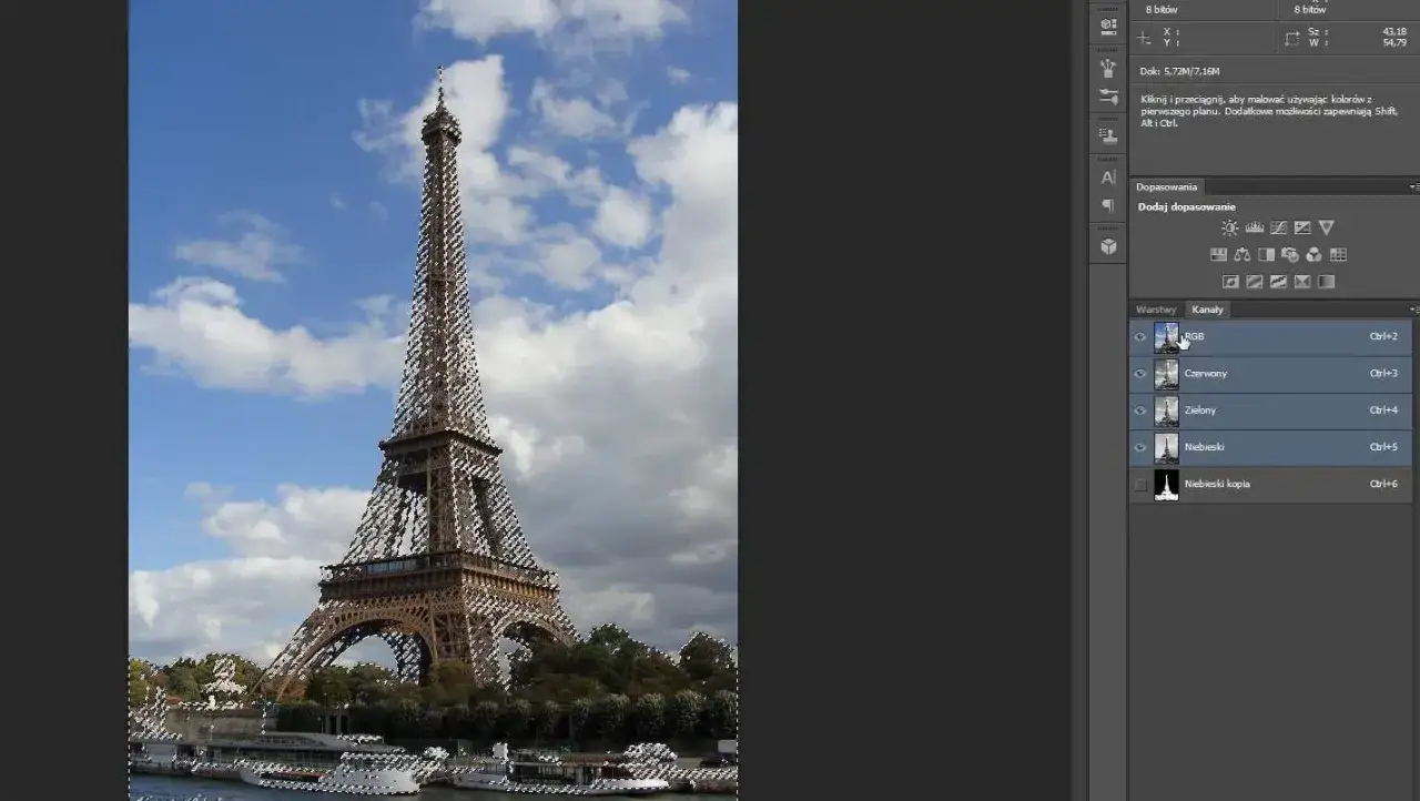Porównanie zdjęcia przed i po zaznaczeniu obiektu w Photoshopie