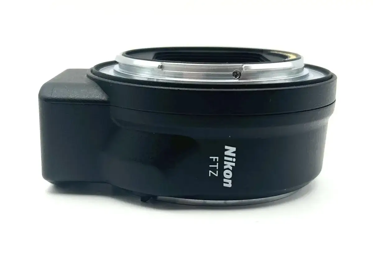 Adapter Nikon FTZ II, umożliwiający podłączenie obiektywów F do aparatów Z.