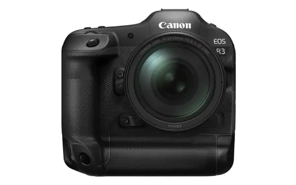 Profesjonalny korpus aparatu fotograficznego Canon EOS R3 z obiektywem RF 24-70mm F2.8 L IS USM.